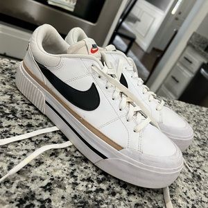 Nike Women’s Court Legacy Lift Size 12